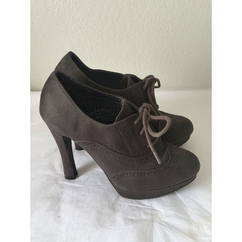 Fioni Dark Gray Vegan Suede Brogue Heels Spectator Pumps Shoes Women's Size 6.5